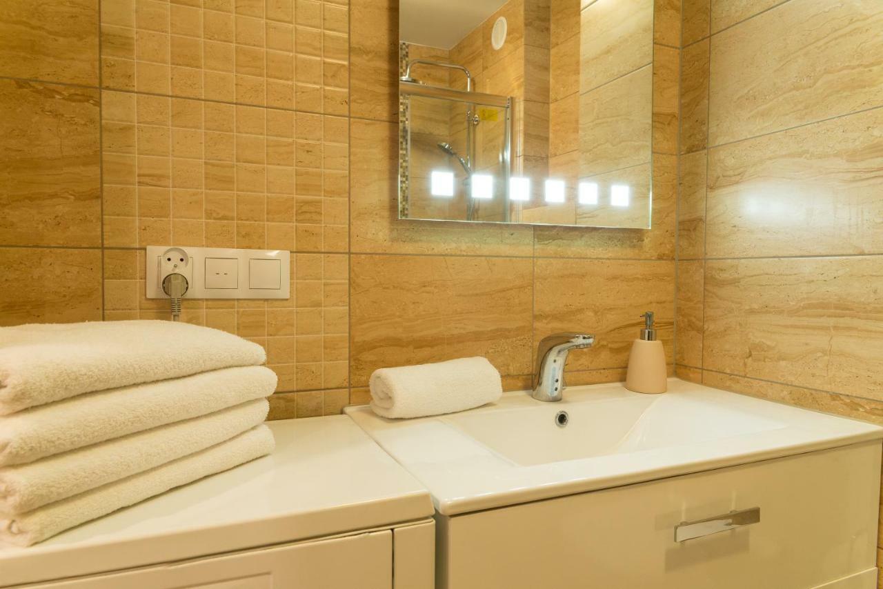 Apartament Na Urlop - Centrum - Przy Amfiteatrze - 500M Do Basenow วีสวา ภายนอก รูปภาพ